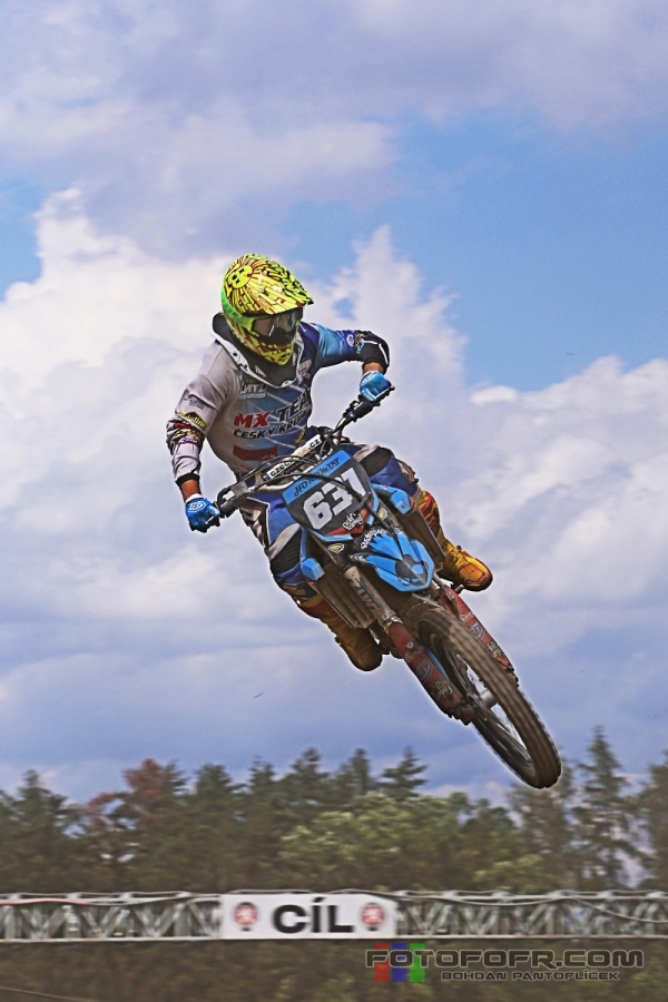 Bojovné MMČR v motokrosu juniorů v Jiníně